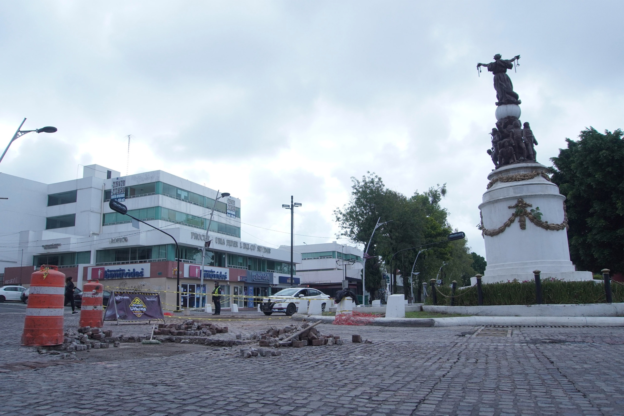 Av. Juárez repite fallas de origen con cada lluvia