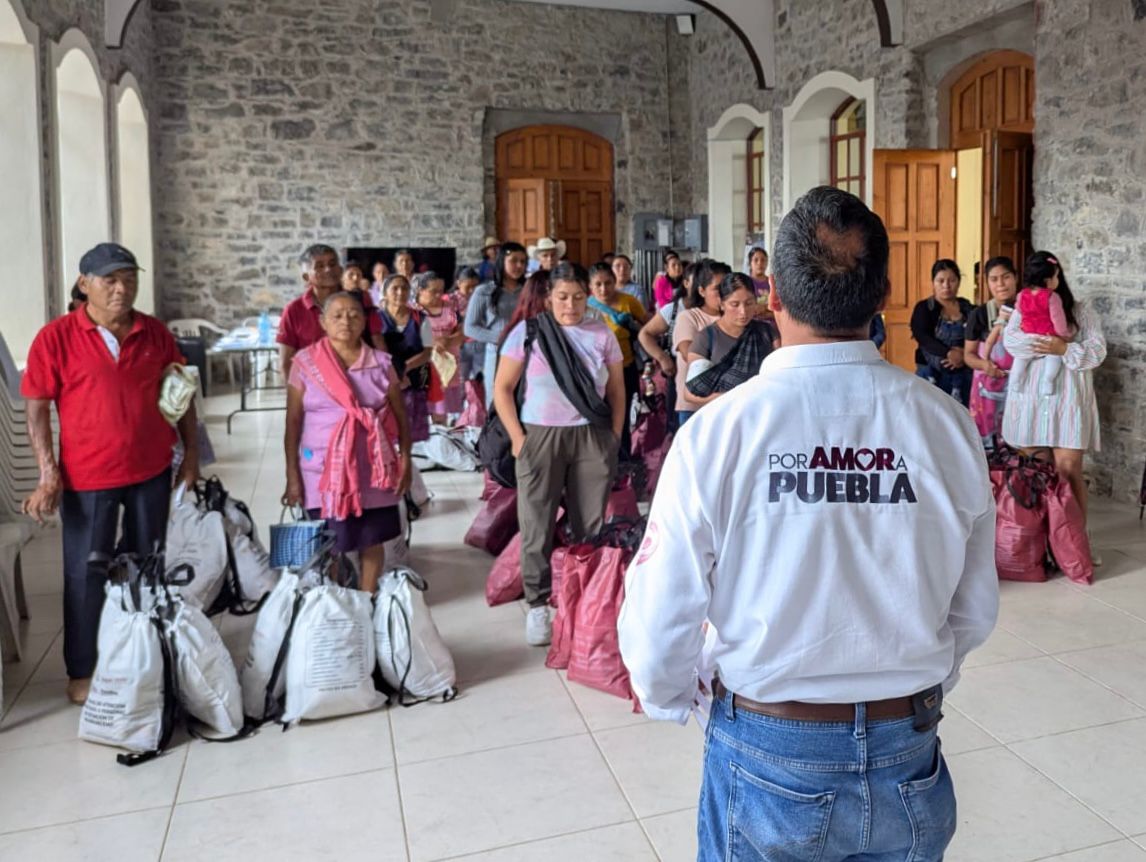 SEDIF entregó apoyos funcionales y alimentarios en Puebla