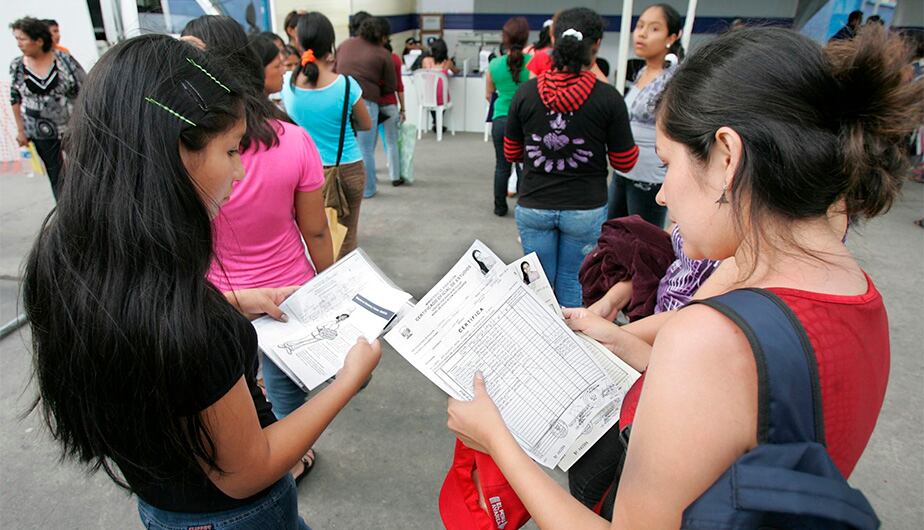 Proponen eliminar experiencia en vacantes de primer empleo