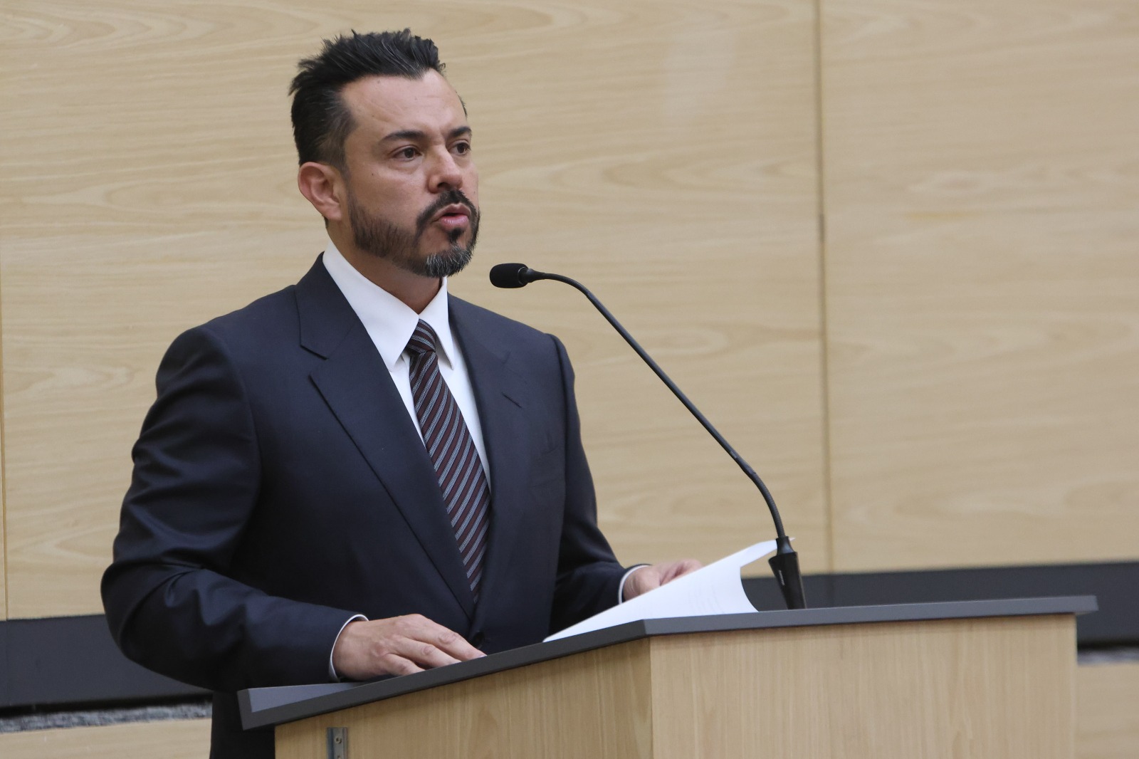 García Parra presenta en el Congreso estudios y alcances del Cablebús