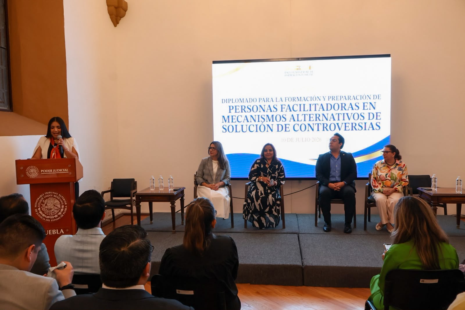 Poder Judicial de Puebla capacita a 180 abogados en mediación