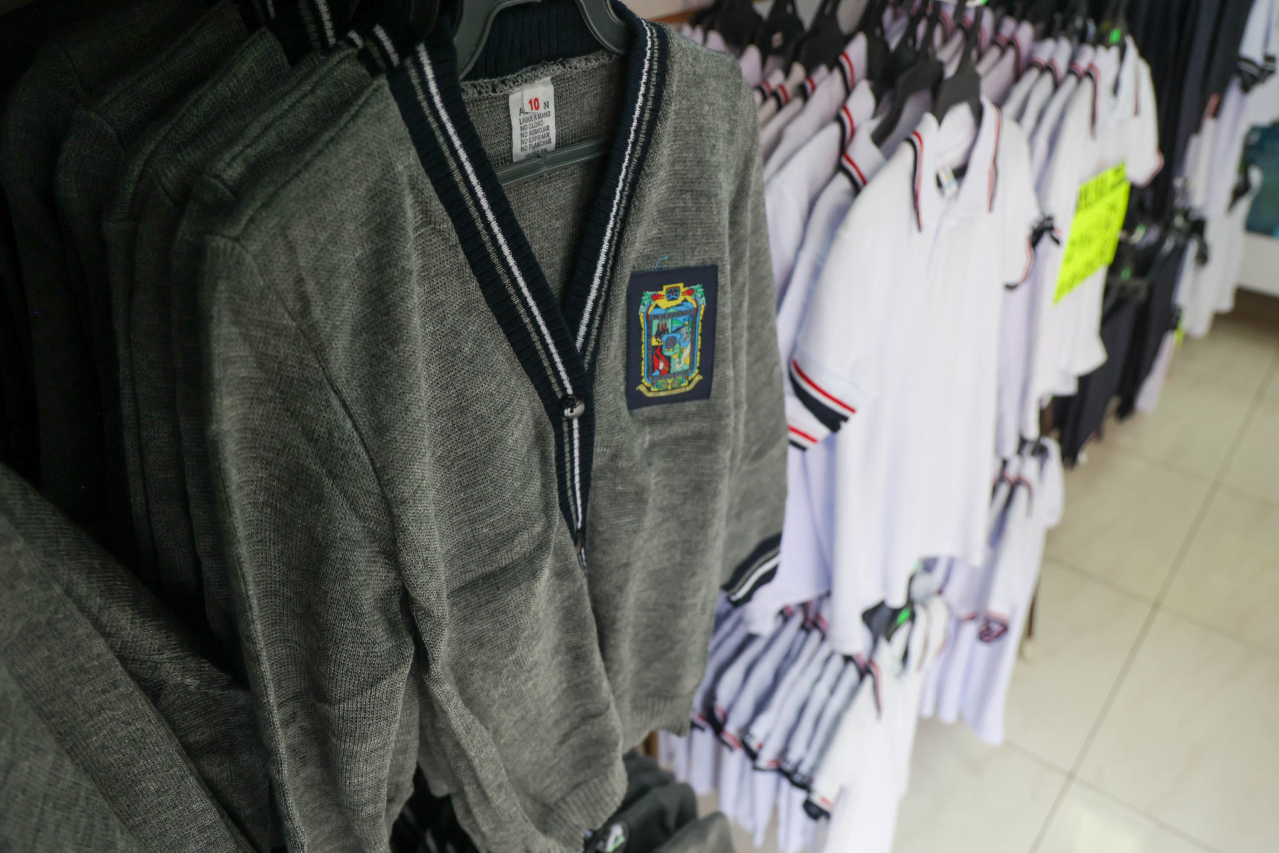 Puebla invertirá 581.1 mdp en uniformes y calzado escolar 2026-2027