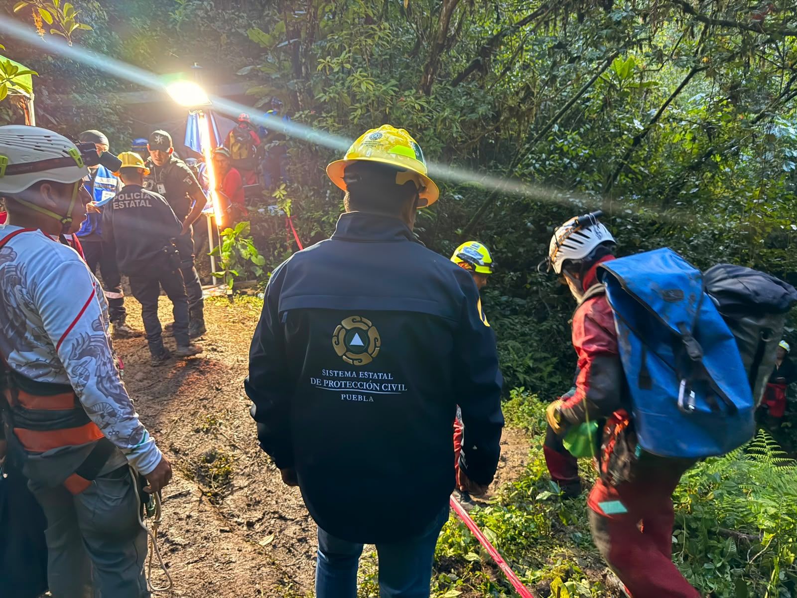 Localiza Protección Civil dos cuerpos en gruta de Chichicazapa Equipos especializados los ubicaron en una zona de difícil acceso